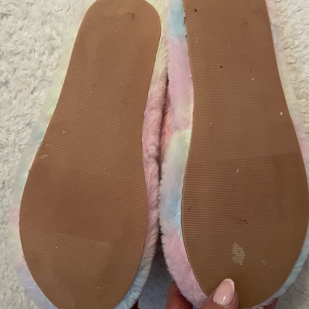 True Craft Multicolor Fuzzy Slippers - Picture 2 of 2